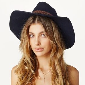 Lovely bird wool fedora